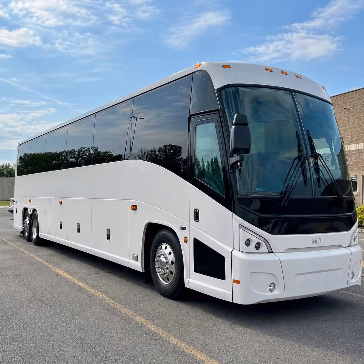 concert bus rentals to thompson boling arena and the tennessee theatre in knoxville
