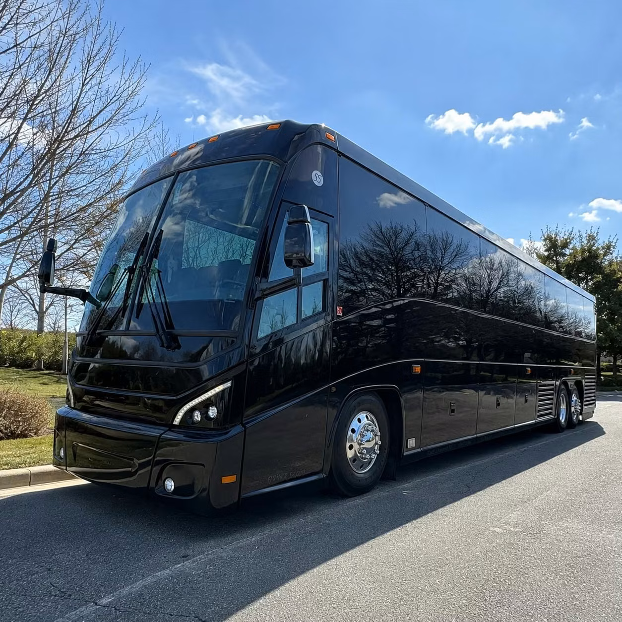you can find and book employee transportation in knoxville and any nearby city